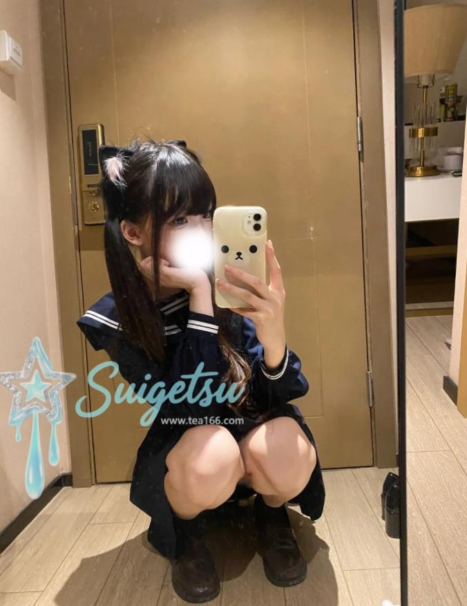 ☁️ 現役JD   🦋 ゆな （18歳）